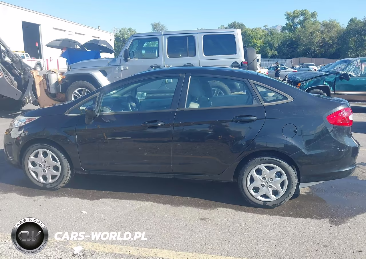2013 Ford Fiesta S VIN:3FADP4AJ2DM184037 - 14