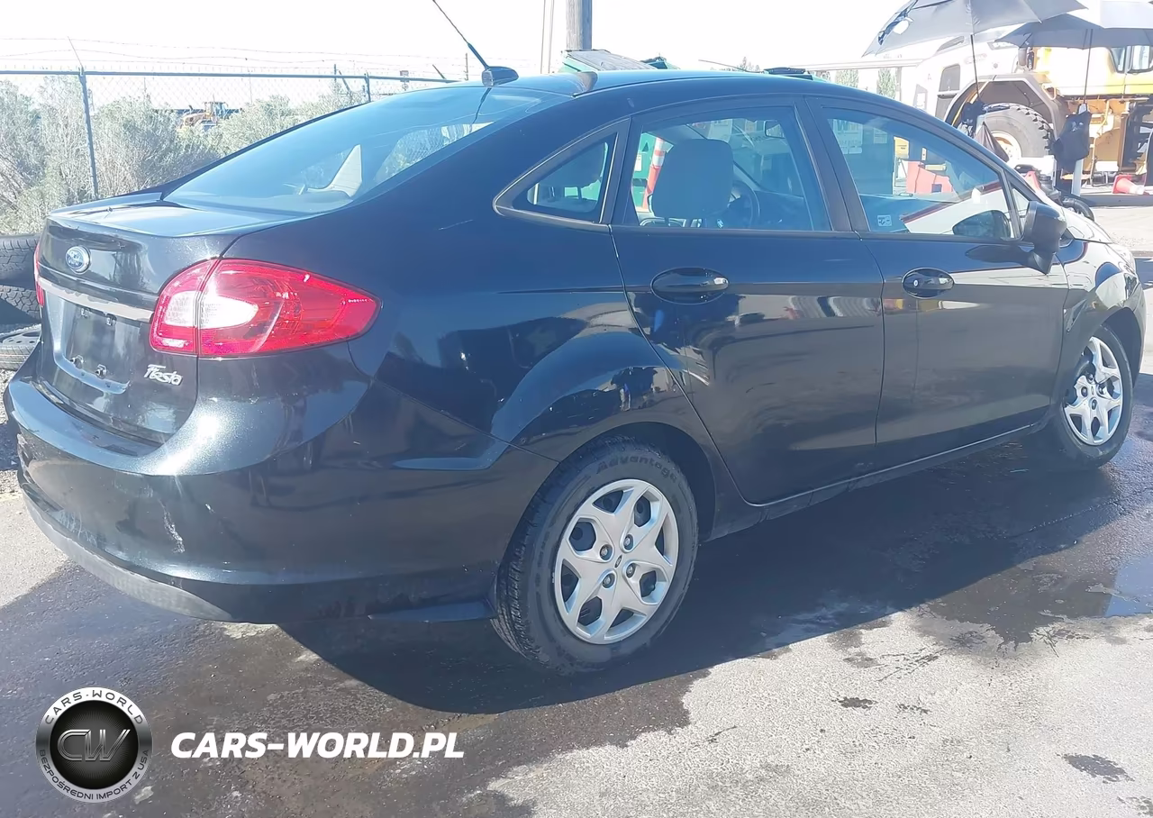 2013 Ford Fiesta S VIN:3FADP4AJ2DM184037 - 4