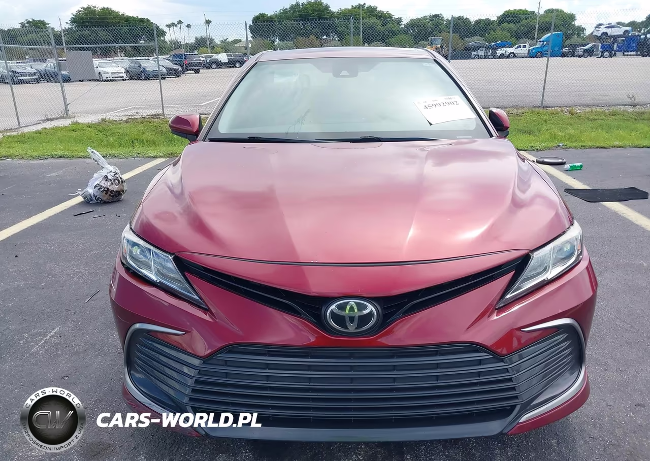 2021 Toyota Camry Le VIN:4T1C11AK4MU567807 - 12