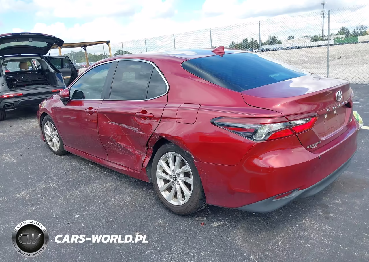 2021 Toyota Camry Le VIN:4T1C11AK4MU567807 - 3