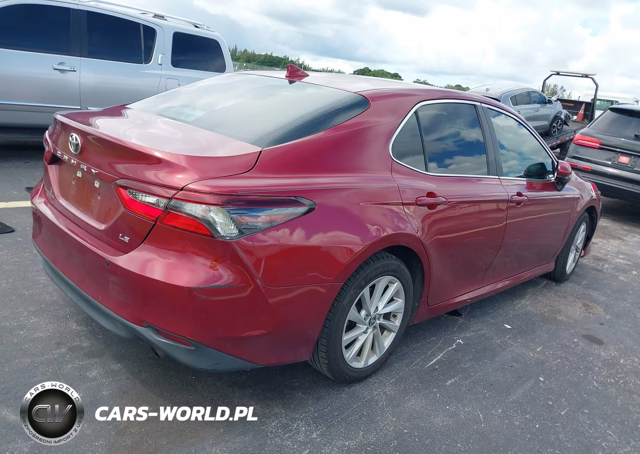 2021 Toyota Camry Le VIN:4T1C11AK4MU567807 - 4