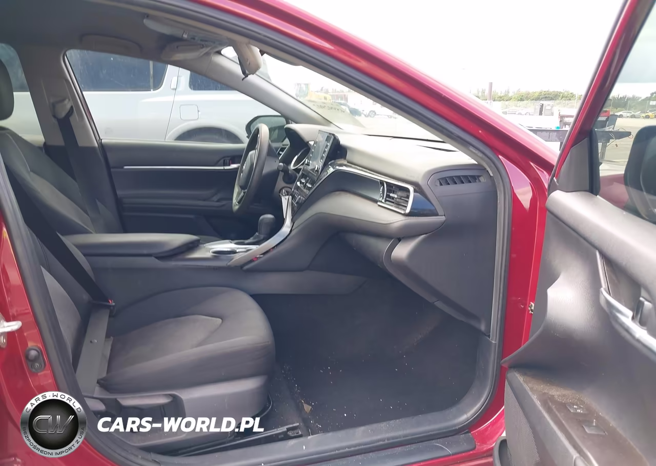 2021 Toyota Camry Le VIN:4T1C11AK4MU567807 - 5
