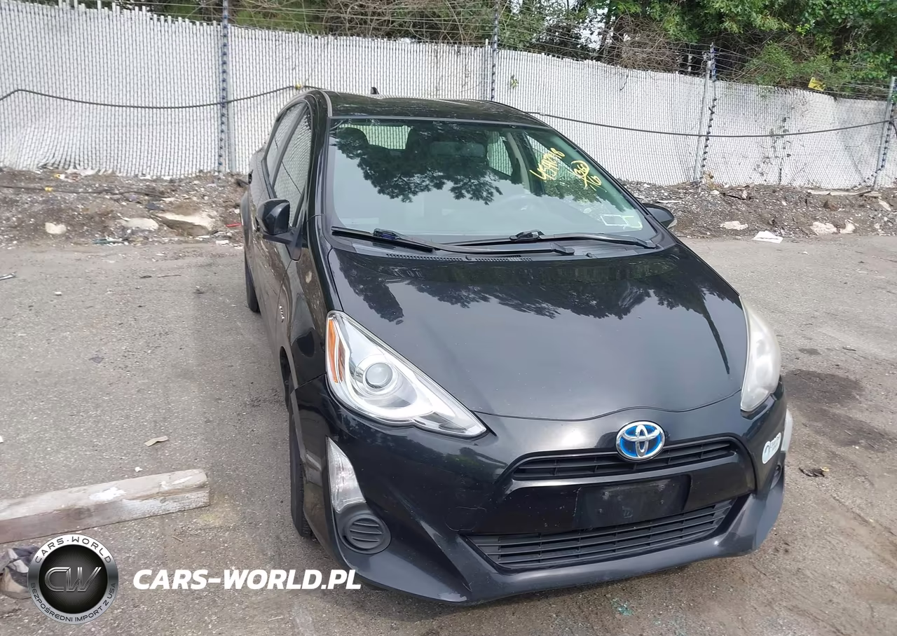 2015 Toyota Prius C Two VIN:JTDKDTB3XF1099581 - 12