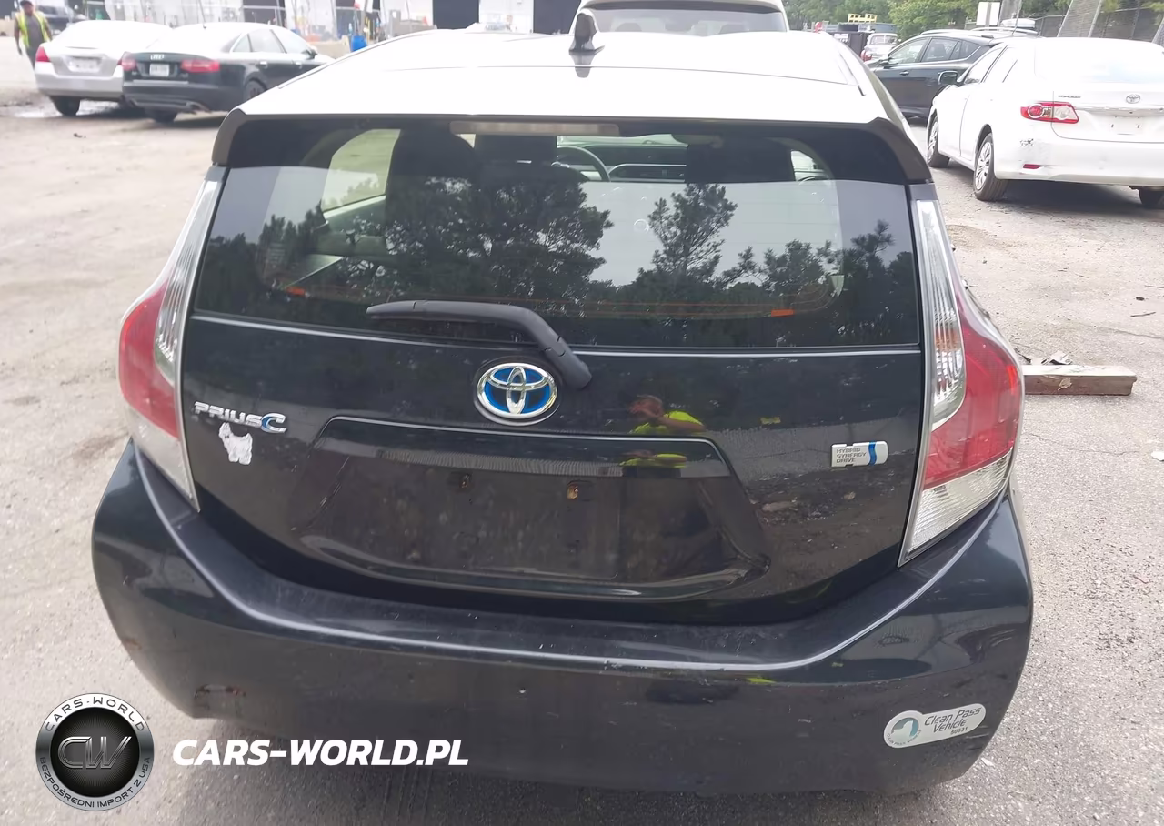2015 Toyota Prius C Two VIN:JTDKDTB3XF1099581 - 16