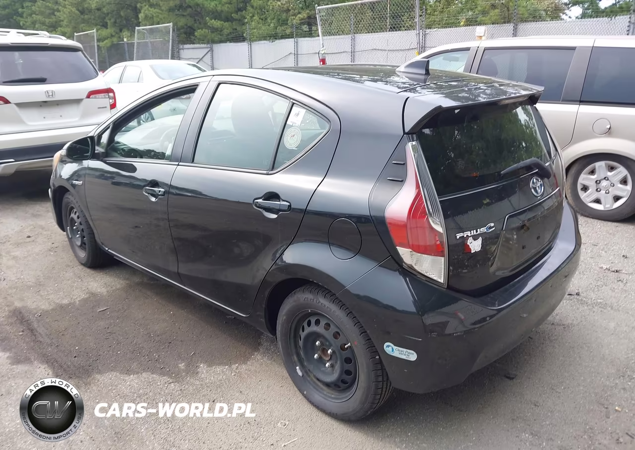 2015 Toyota Prius C Two VIN:JTDKDTB3XF1099581 - 3