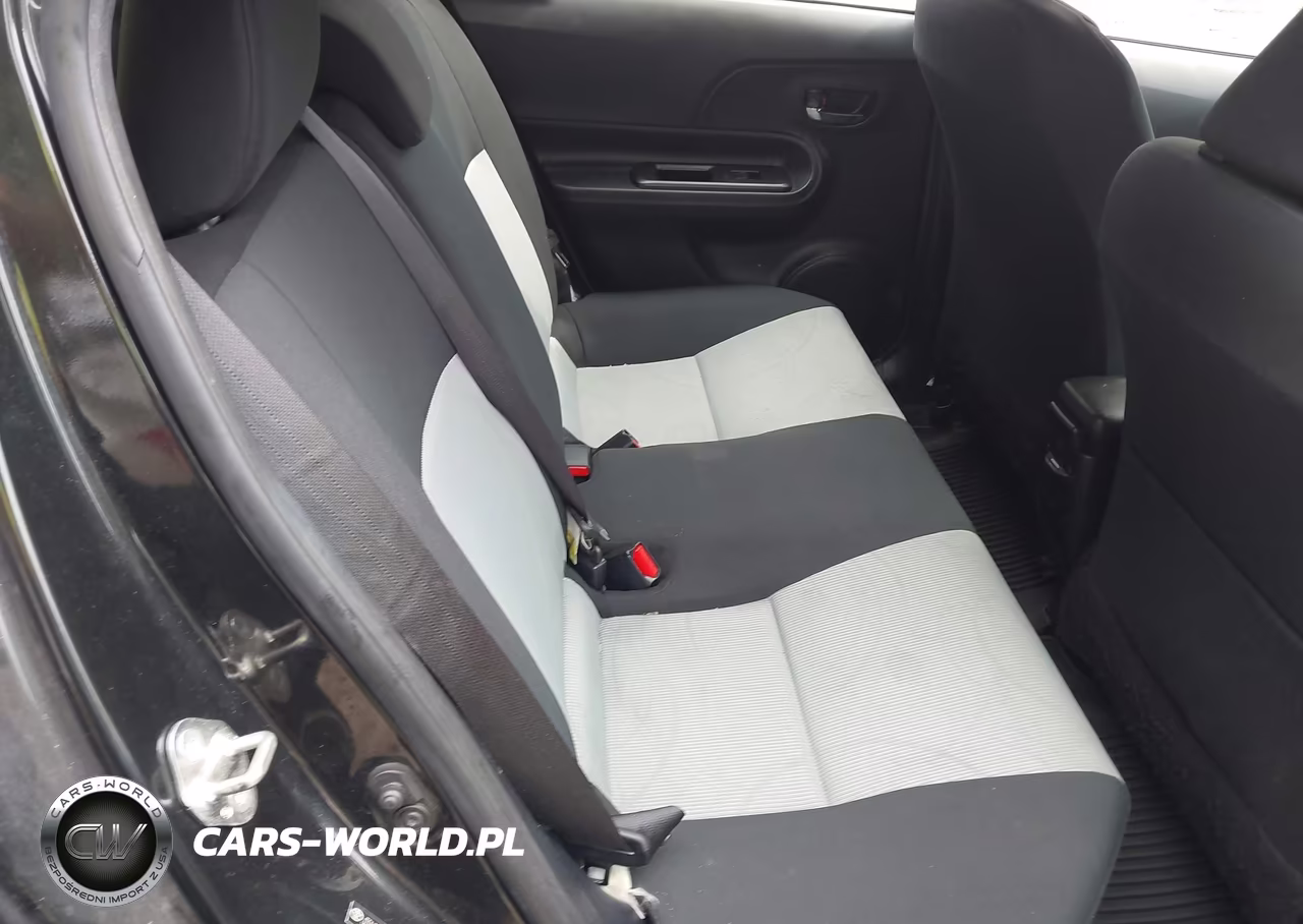 2015 Toyota Prius C Two VIN:JTDKDTB3XF1099581 - 8