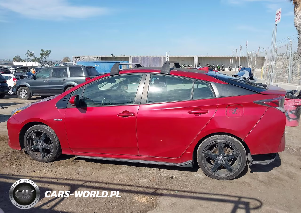 2016 Toyota Prius Three Touring VIN:JTDKARFU5G3524922 - 14