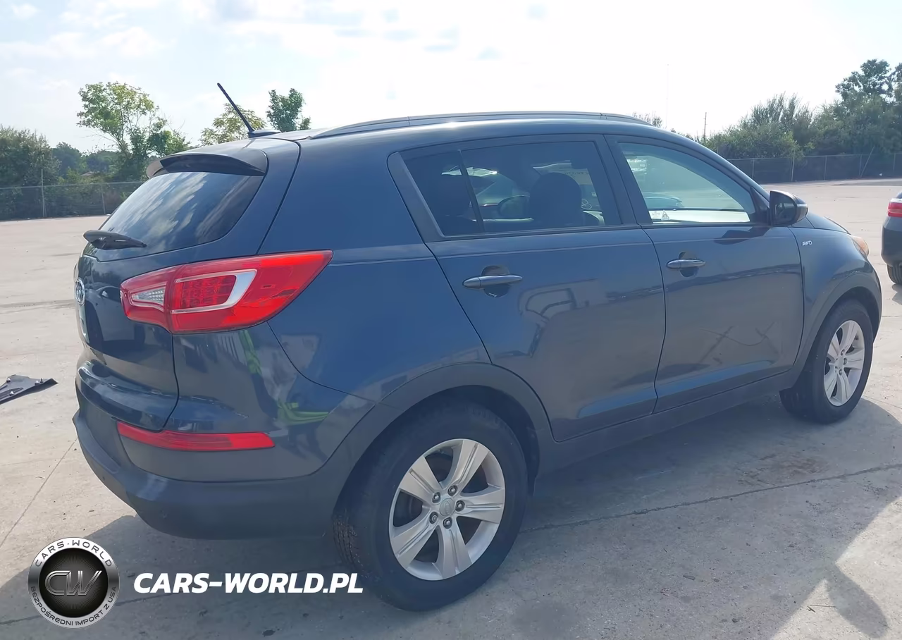 2011 Kia Sportage Lx VIN:KNDPBCA20B7082381 - 4