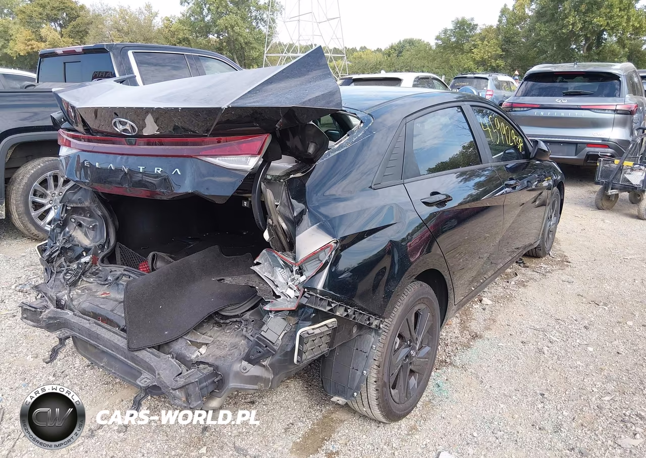 2022 Hyundai Elantra Sel VIN:KMHLM4AG8NU246049 - 4
