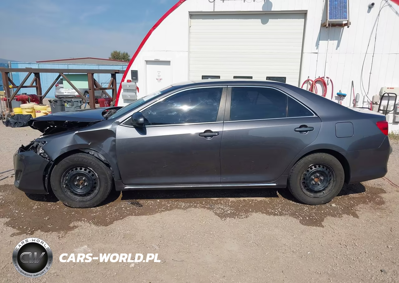 2014 Toyota Camry Le VIN:4T4BF1FK7ER355688 - 14