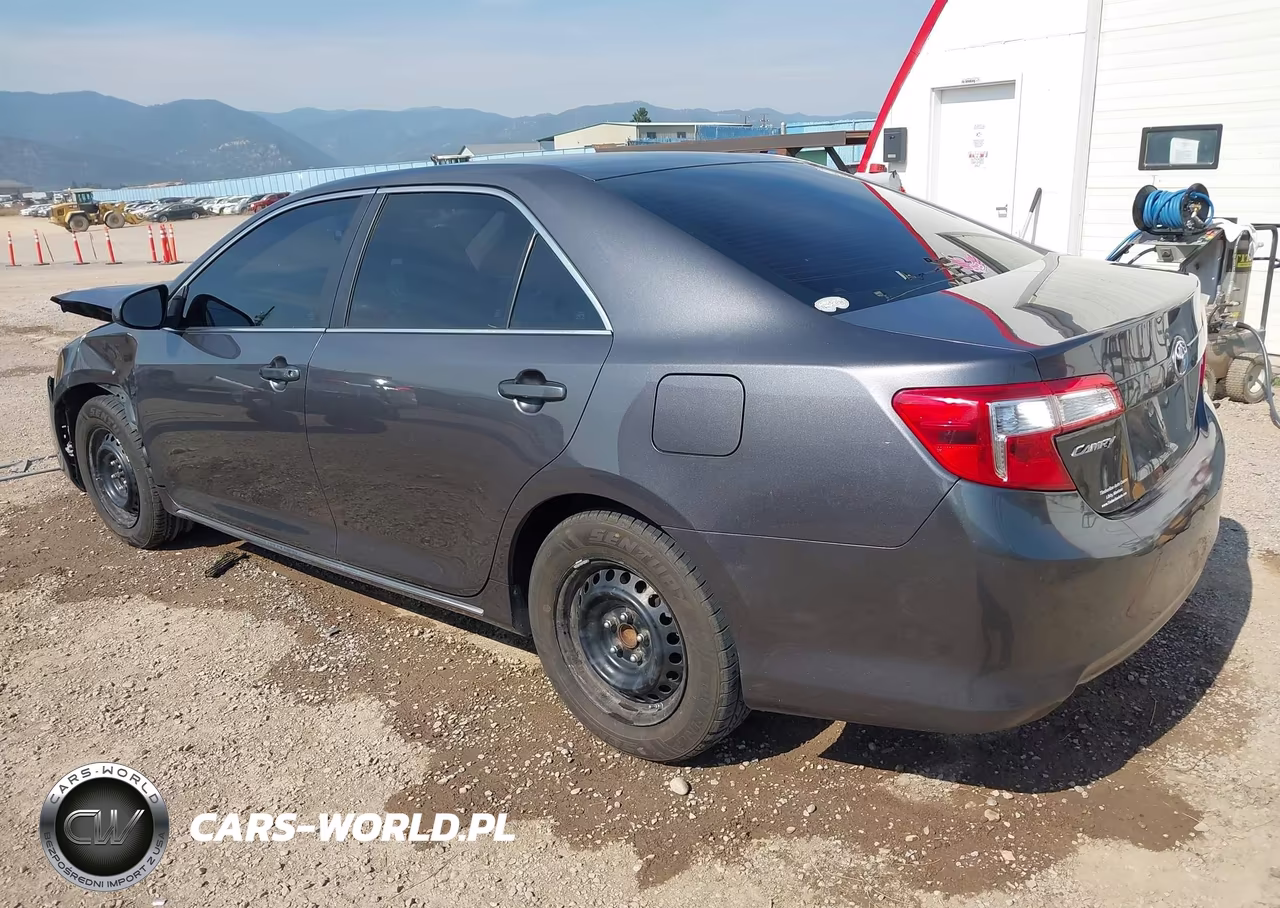 2014 Toyota Camry Le VIN:4T4BF1FK7ER355688 - 3