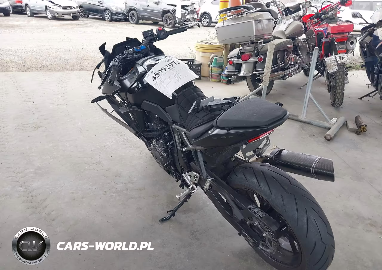 2025 Suzuki Gsx800 F VIN:JS1EM13BXS7101807 - 3