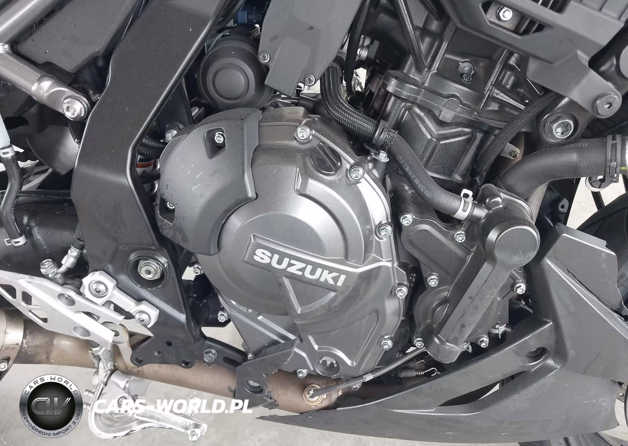 2025 Suzuki Gsx800 F VIN:JS1EM13BXS7101807 - 8