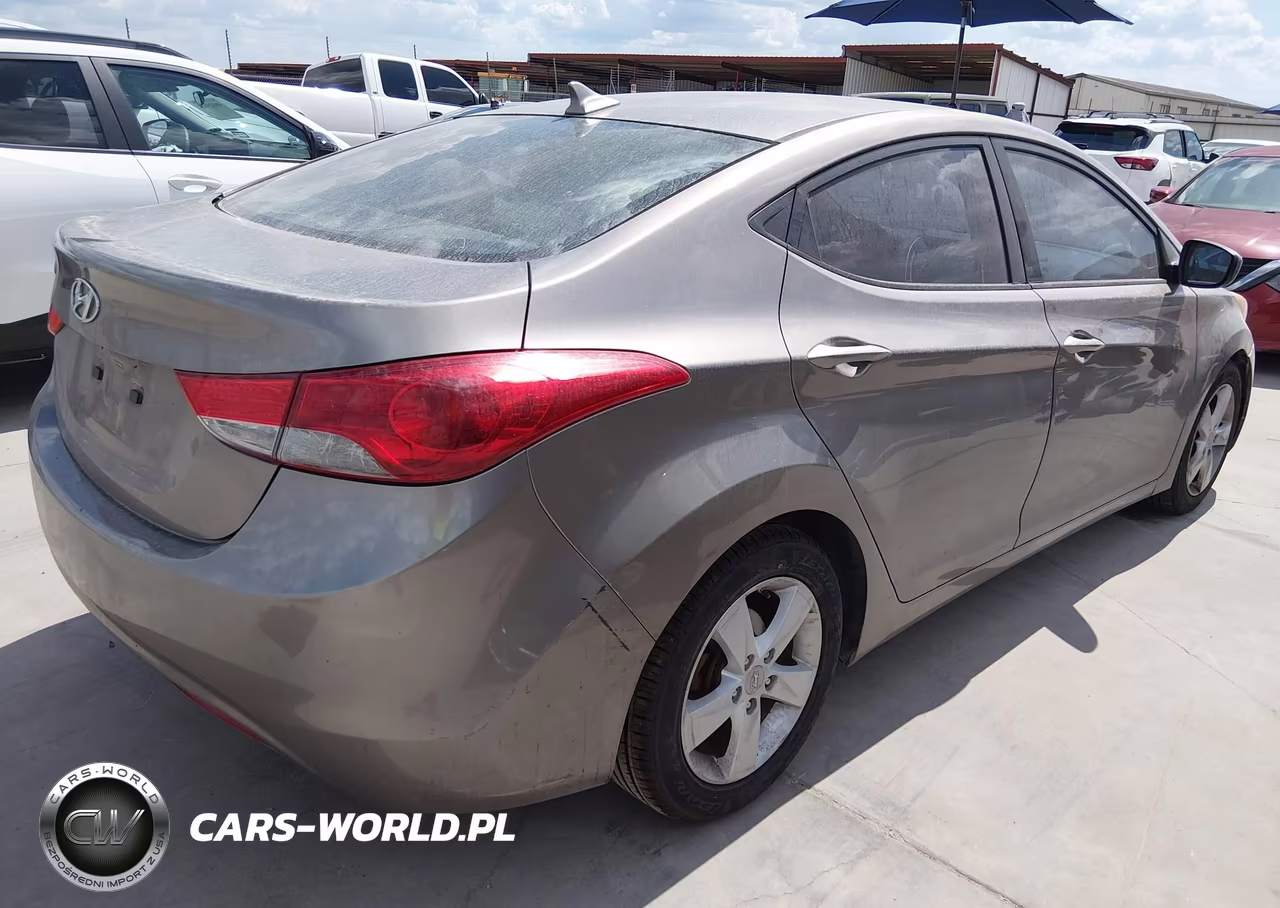 2013 Hyundai Elantra Gls VIN:5NPDH4AE5DH255439 - 4