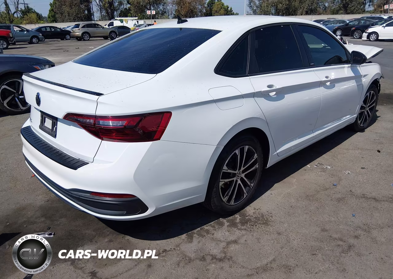 2023 Volkswagen Jetta 1.5T Sport VIN:3VWBM7BU1PM042753 - 4