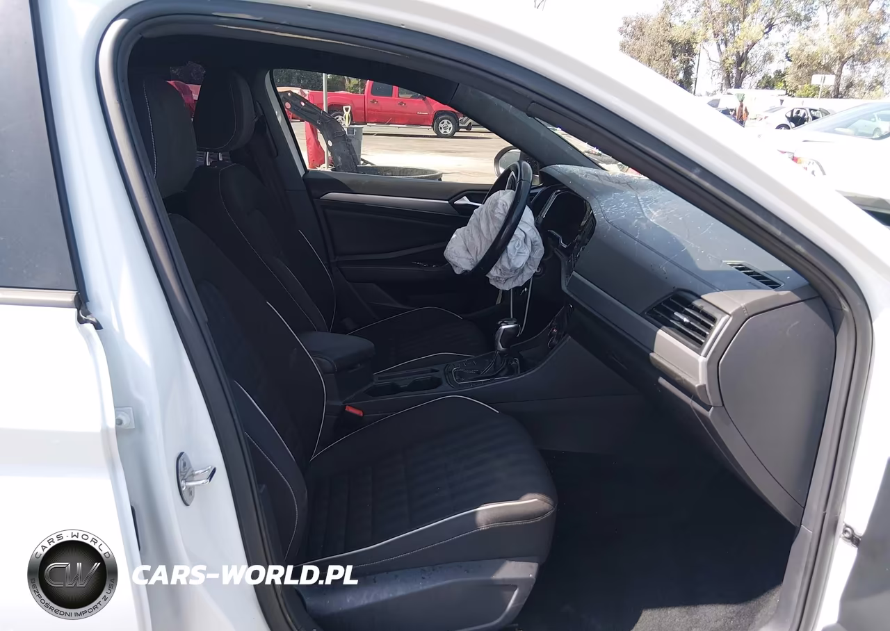 2023 Volkswagen Jetta 1.5T Sport VIN:3VWBM7BU1PM042753 - 5
