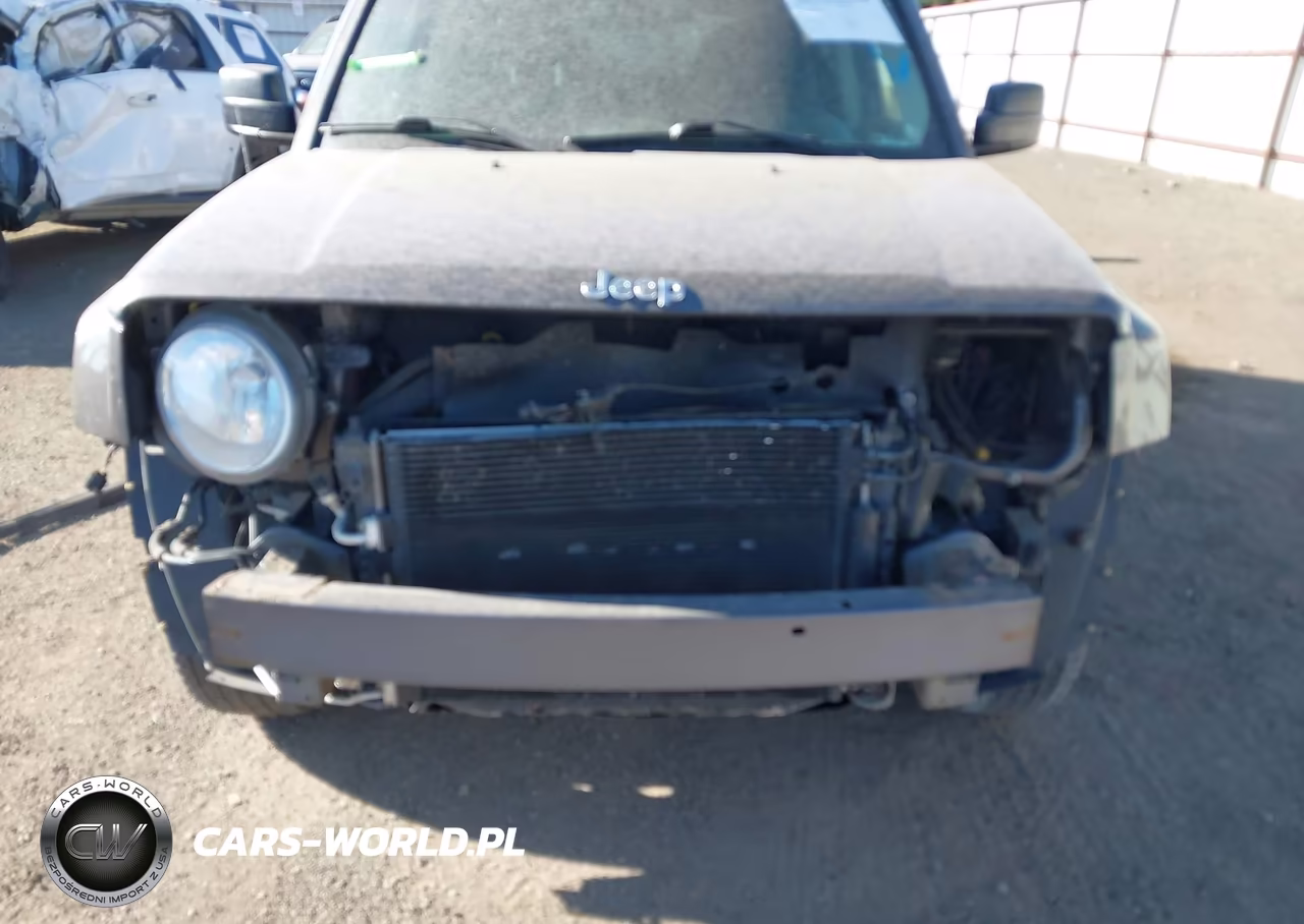 2016 Jeep Patriot Latitude VIN:1C4NJRFB9GD730492 - 6