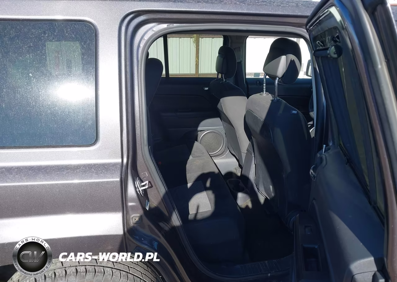 2016 Jeep Patriot Latitude VIN:1C4NJRFB9GD730492 - 8