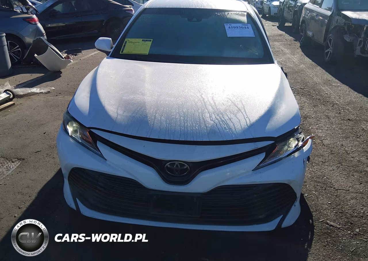 2018 Toyota Camry Le VIN:4T1B11HK5JU010207 - 13