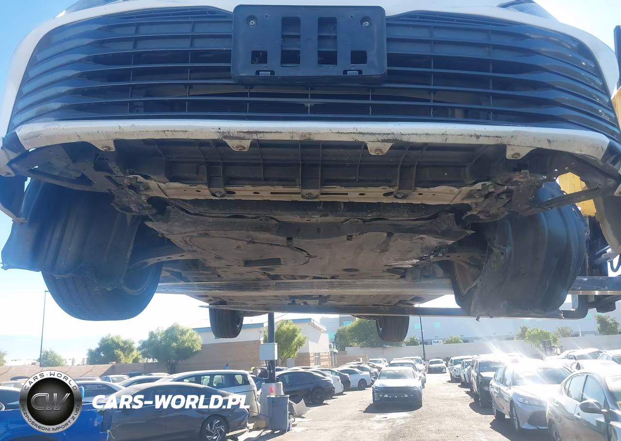 2018 Toyota Camry Le VIN:4T1B11HK5JU010207 - 18