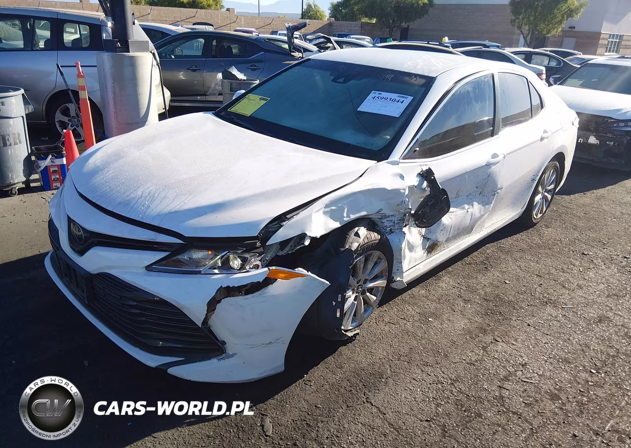 2018 Toyota Camry Le VIN:4T1B11HK5JU010207 - 2