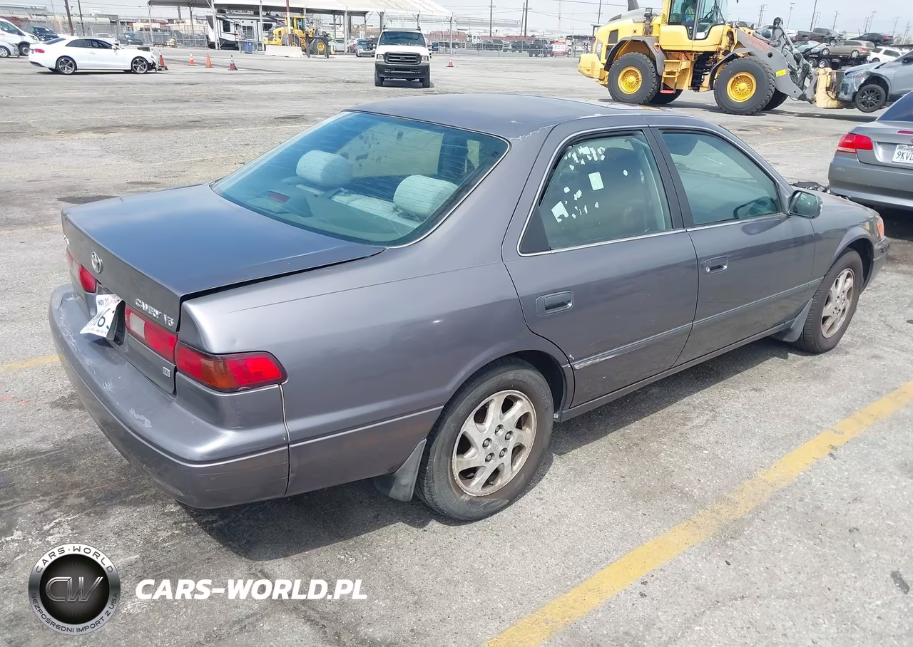 1999 Toyota Camry Le V6 VIN:JT2BF28K0X0173609 - 4