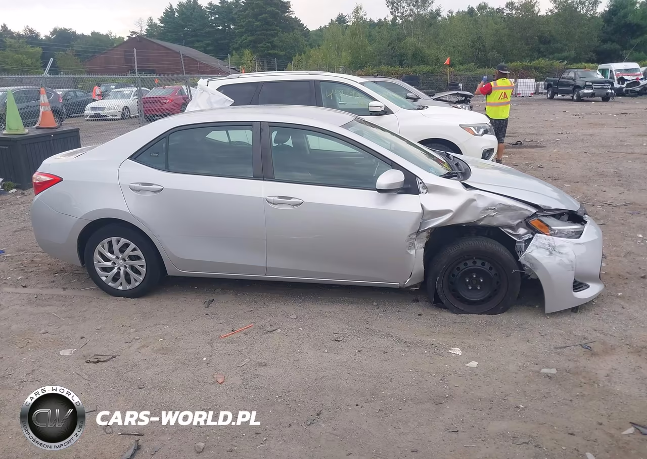 2019 Toyota Corolla Le VIN:2T1BURHE1KC127172 - 13