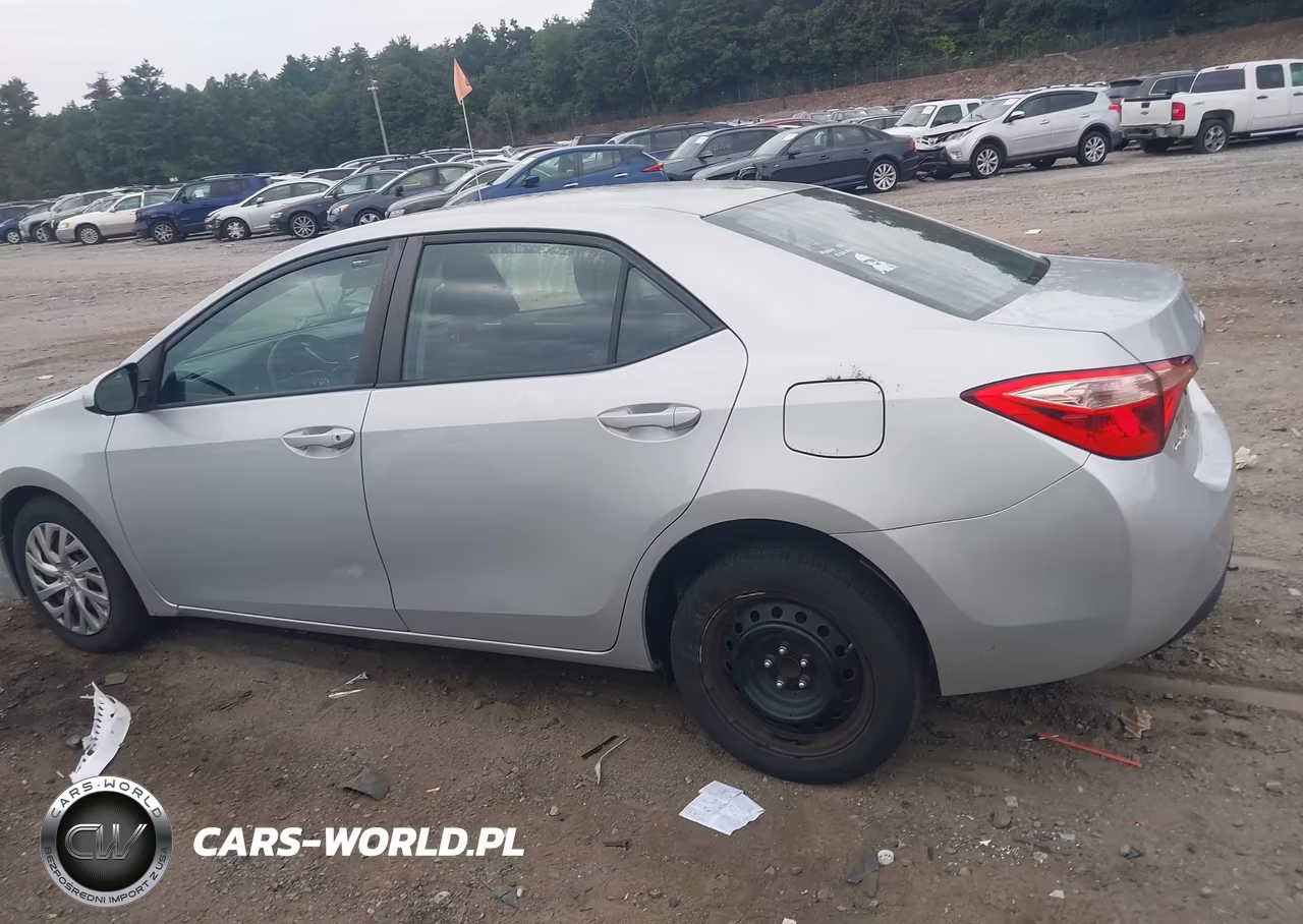 2019 Toyota Corolla Le VIN:2T1BURHE1KC127172 - 14
