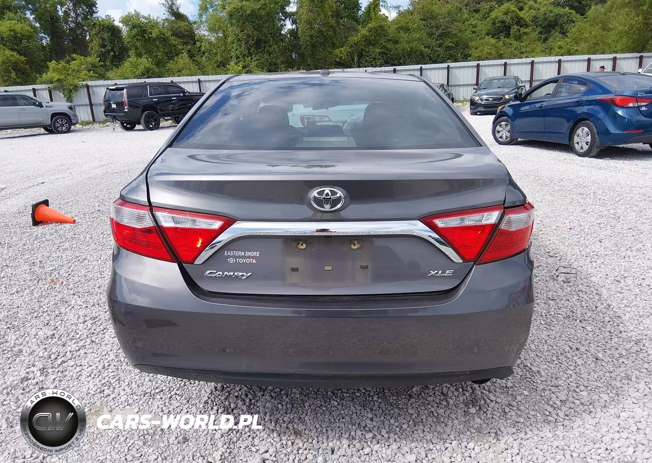 2016 Toyota Camry Xle VIN:4T4BF1FK8GR566742 - 16