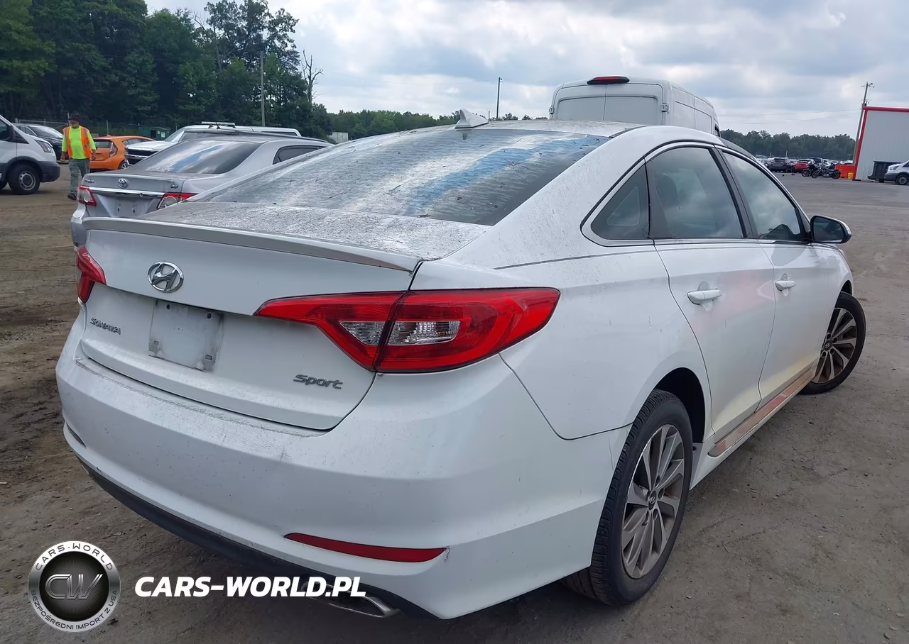 2016 Hyundai Sonata Sport VIN:5NPE34AF9GH299573 - 4
