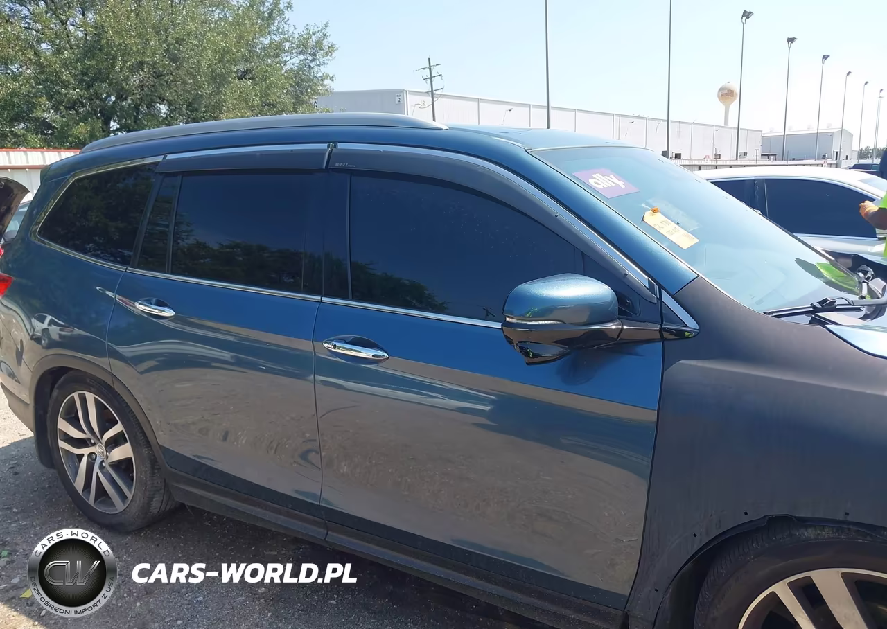2017 Honda Pilot Touring VIN:5FNYF5H97HB020230 - 13