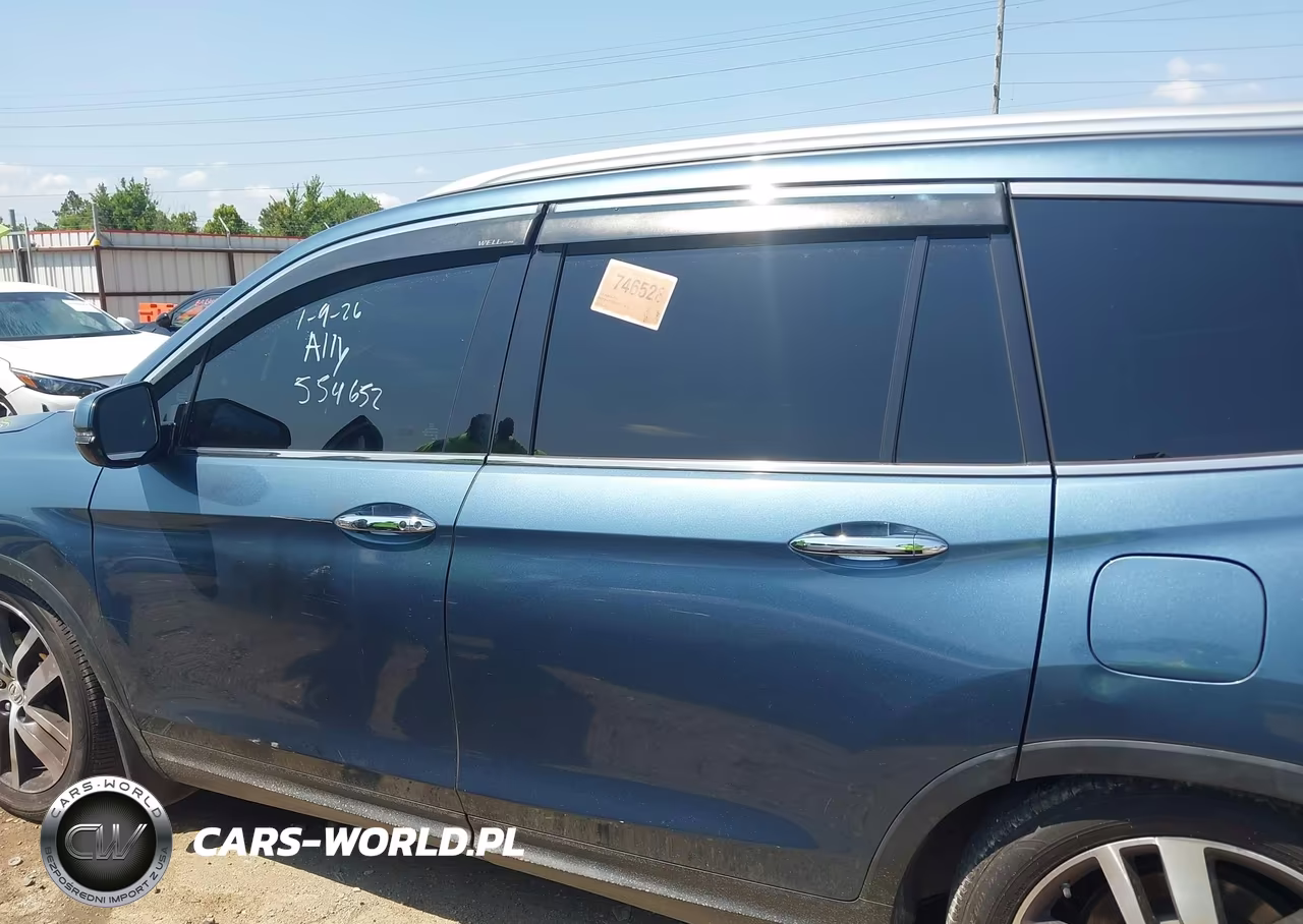 2017 Honda Pilot Touring VIN:5FNYF5H97HB020230 - 14