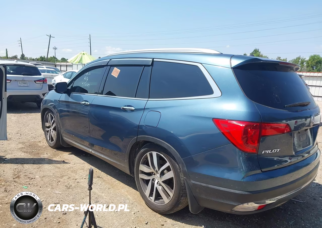 2017 Honda Pilot Touring VIN:5FNYF5H97HB020230 - 3