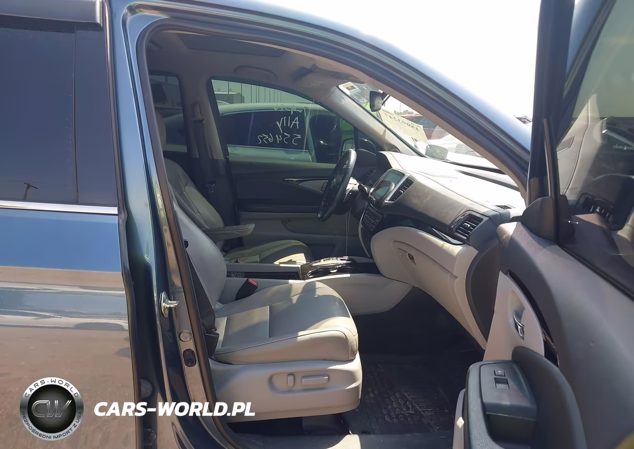 2017 Honda Pilot Touring VIN:5FNYF5H97HB020230 - 5