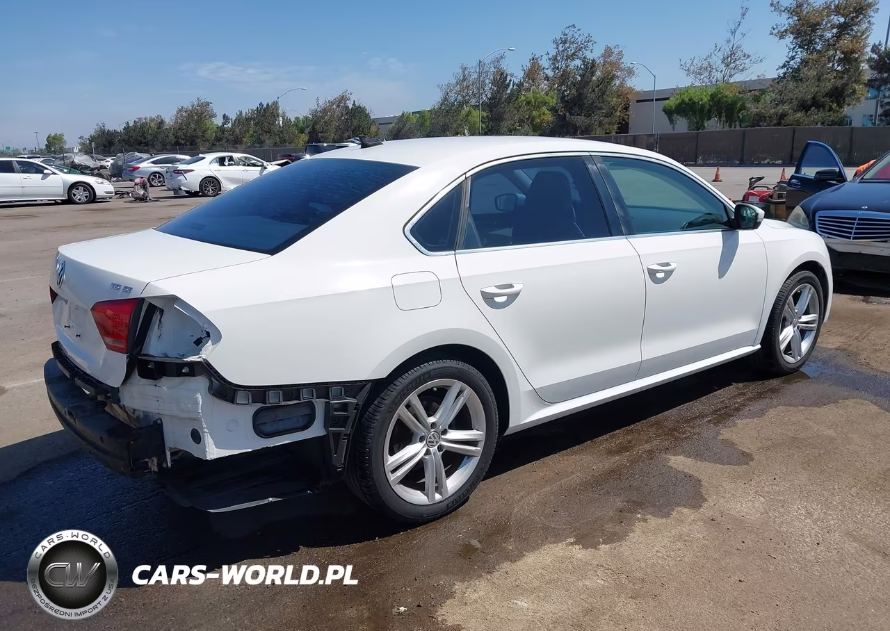 2014 Volkswagen Passat 1.8T Se VIN:1VWBT7A3XEC092366 - 4