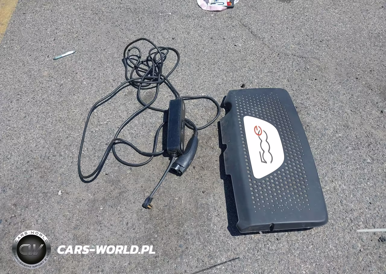 2016 Fiat 500E Battery Electric VIN:3C3CFFGE2GT210987 - 12