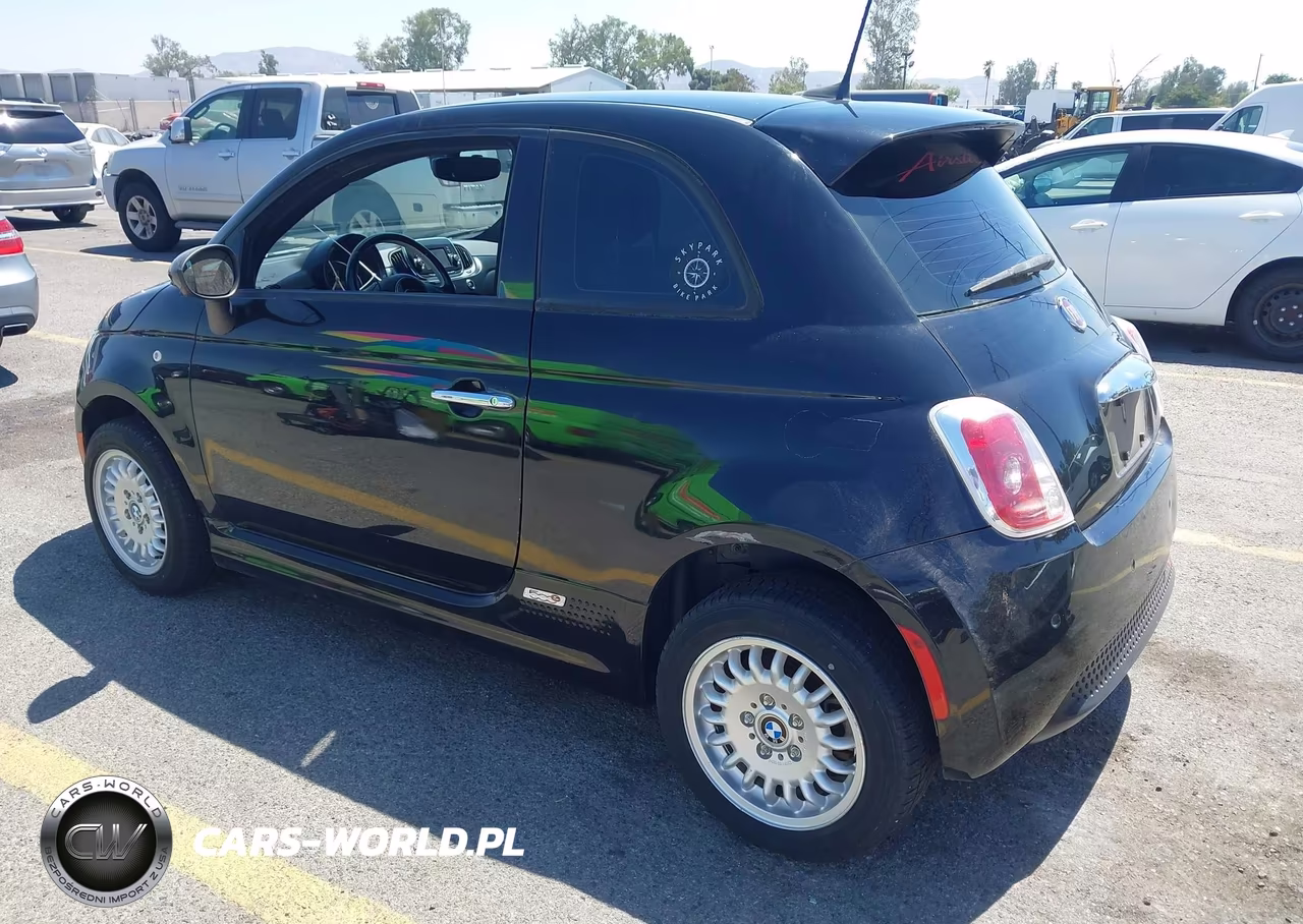 2016 Fiat 500E Battery Electric VIN:3C3CFFGE2GT210987 - 3