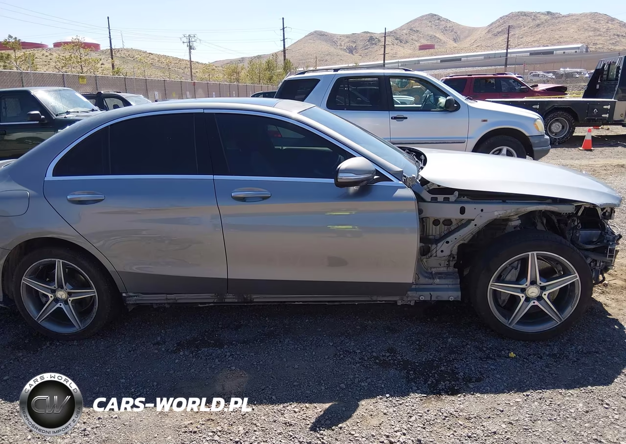 2015 Mercedes-Benz C 300 Sport 4Matic VIN:55SWF4KB1FU029644 - 14