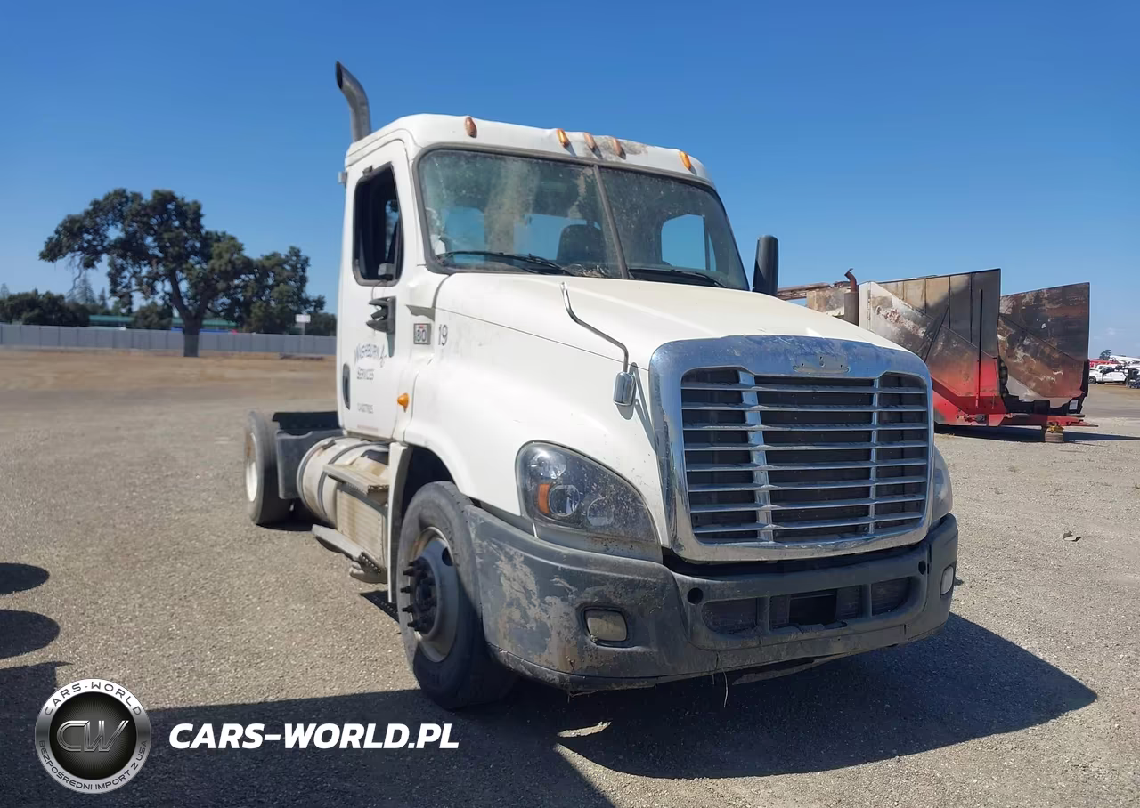 2014 Freightliner Cascadia 125 VIN:3AKBGDDV0ESFX4976 - 1