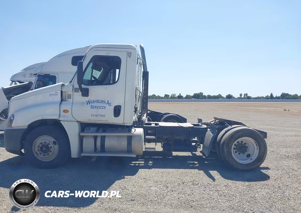 2014 Freightliner Cascadia 125 VIN:3AKBGDDV0ESFX4976 - 14