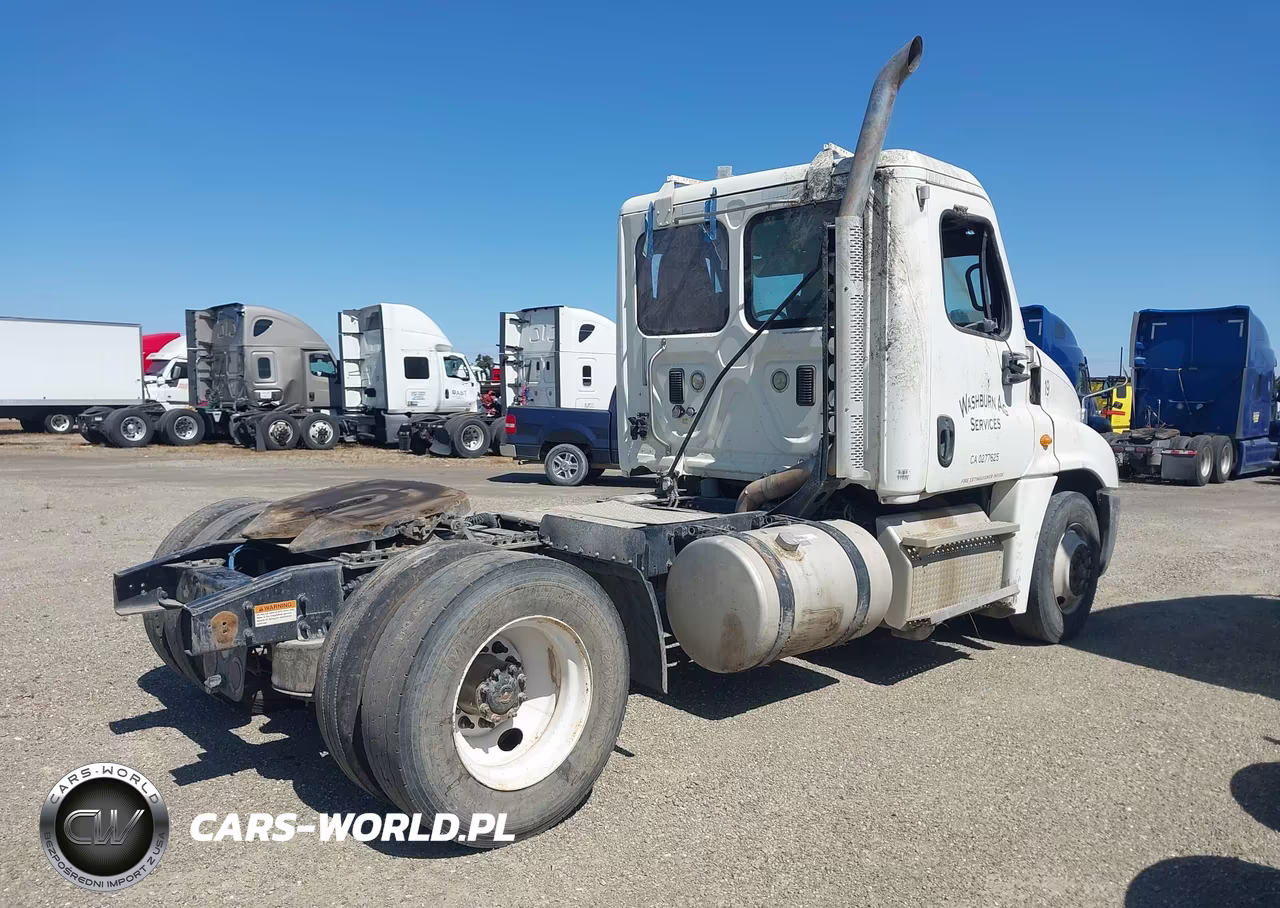 2014 Freightliner Cascadia 125 VIN:3AKBGDDV0ESFX4976 - 4