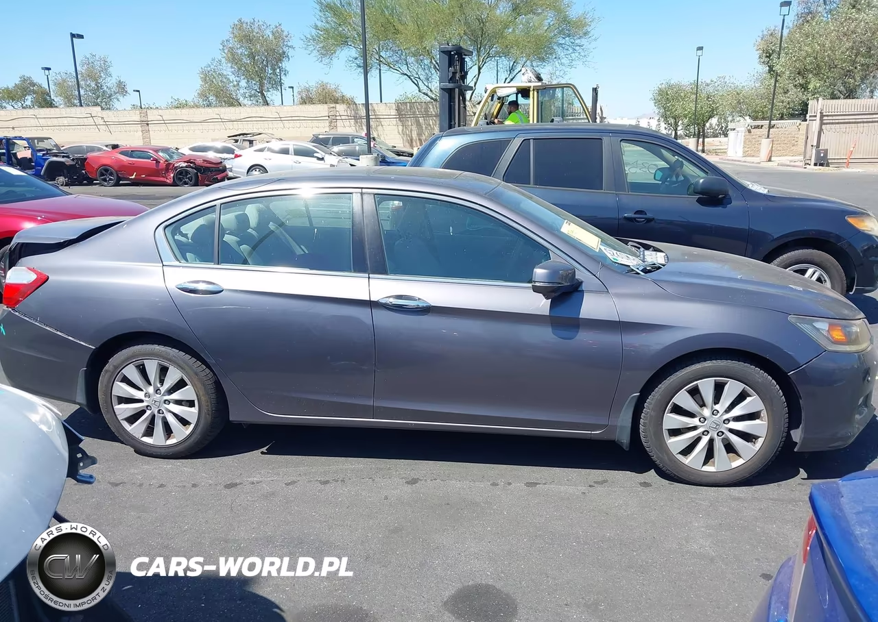 2015 Honda Accord Touring VIN:1HGCR3F97FA000365 - 13