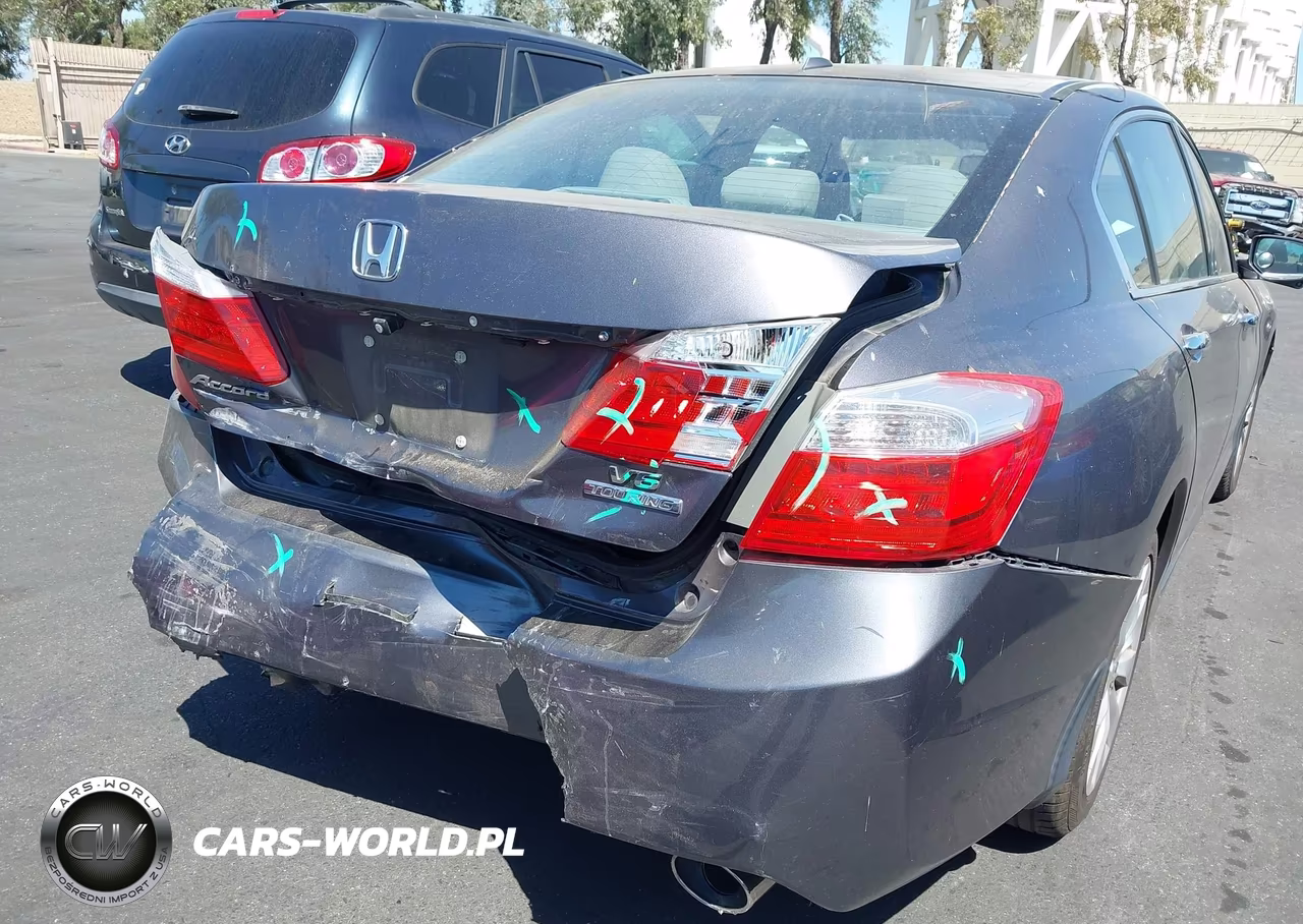 2015 Honda Accord Touring VIN:1HGCR3F97FA000365 - 18