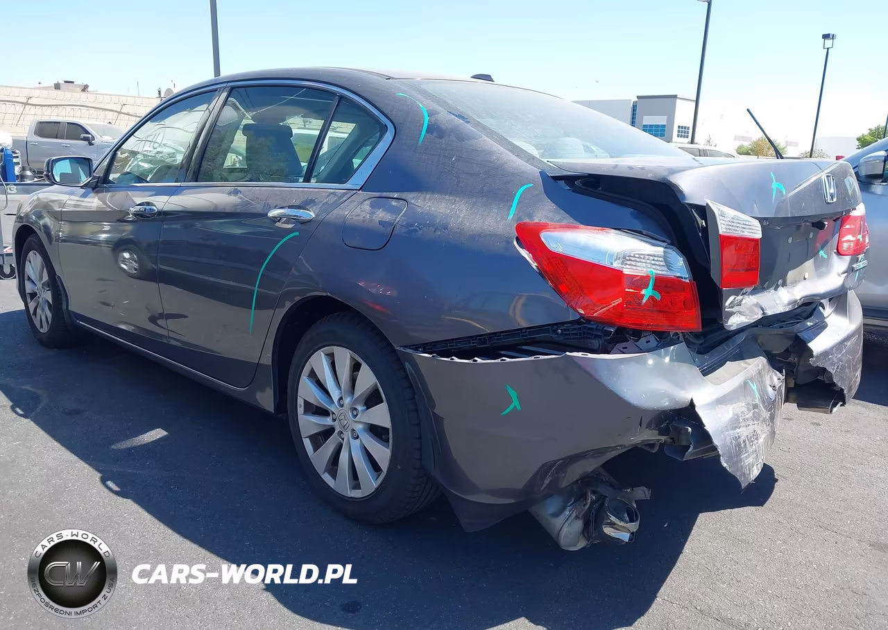 2015 Honda Accord Touring VIN:1HGCR3F97FA000365 - 3