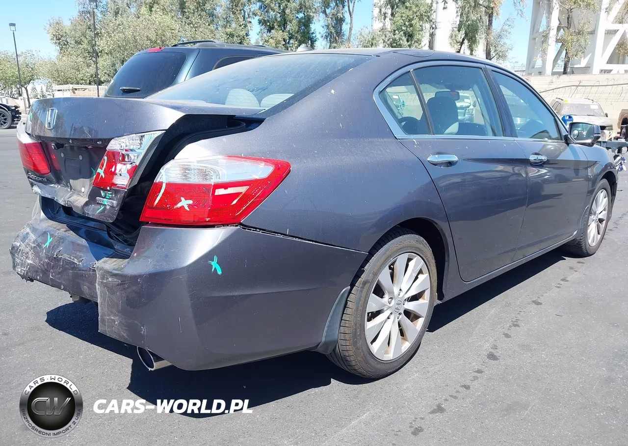2015 Honda Accord Touring VIN:1HGCR3F97FA000365 - 4