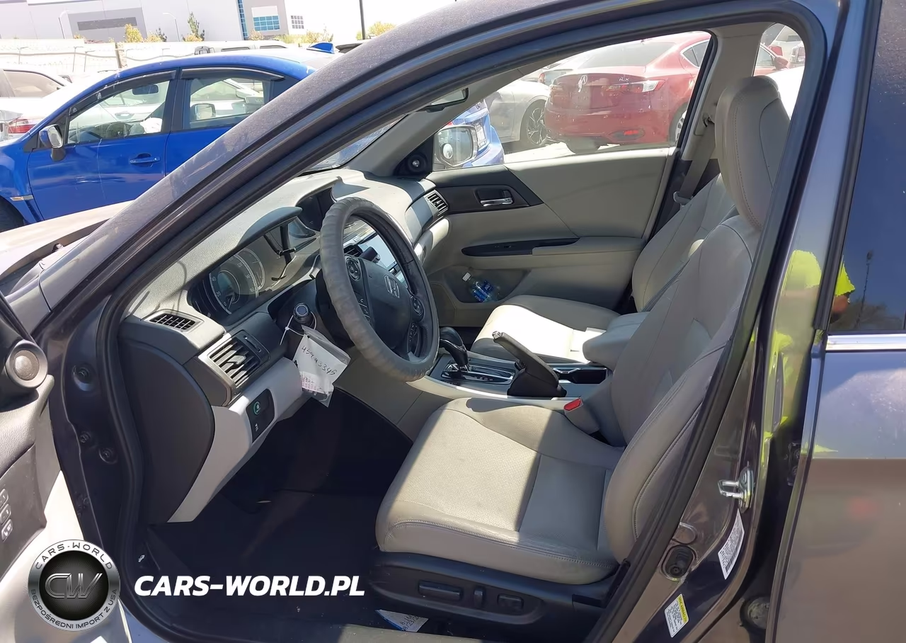 2015 Honda Accord Touring VIN:1HGCR3F97FA000365 - 5