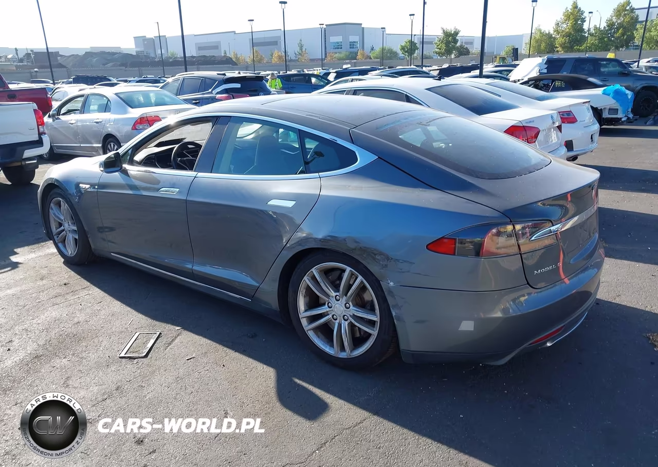 2013 Tesla Model S VIN:5YJSA1CN5DFP10036 - 3
