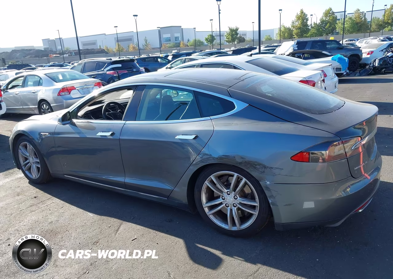 2013 Tesla Model S VIN:5YJSA1CN5DFP10036 - 6