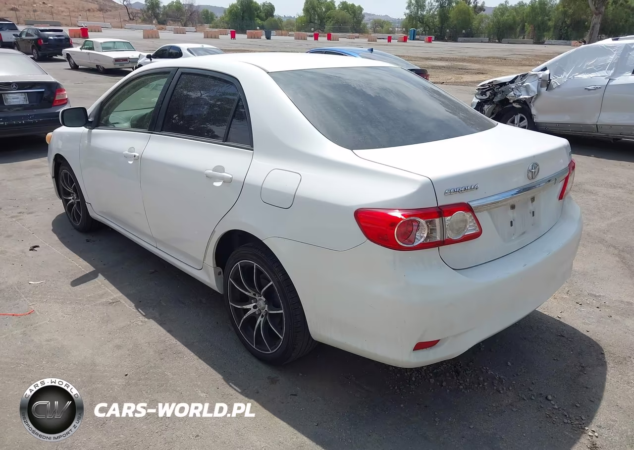 2011 Toyota Corolla Le VIN:JTDBU4EE5B9158003 - 3