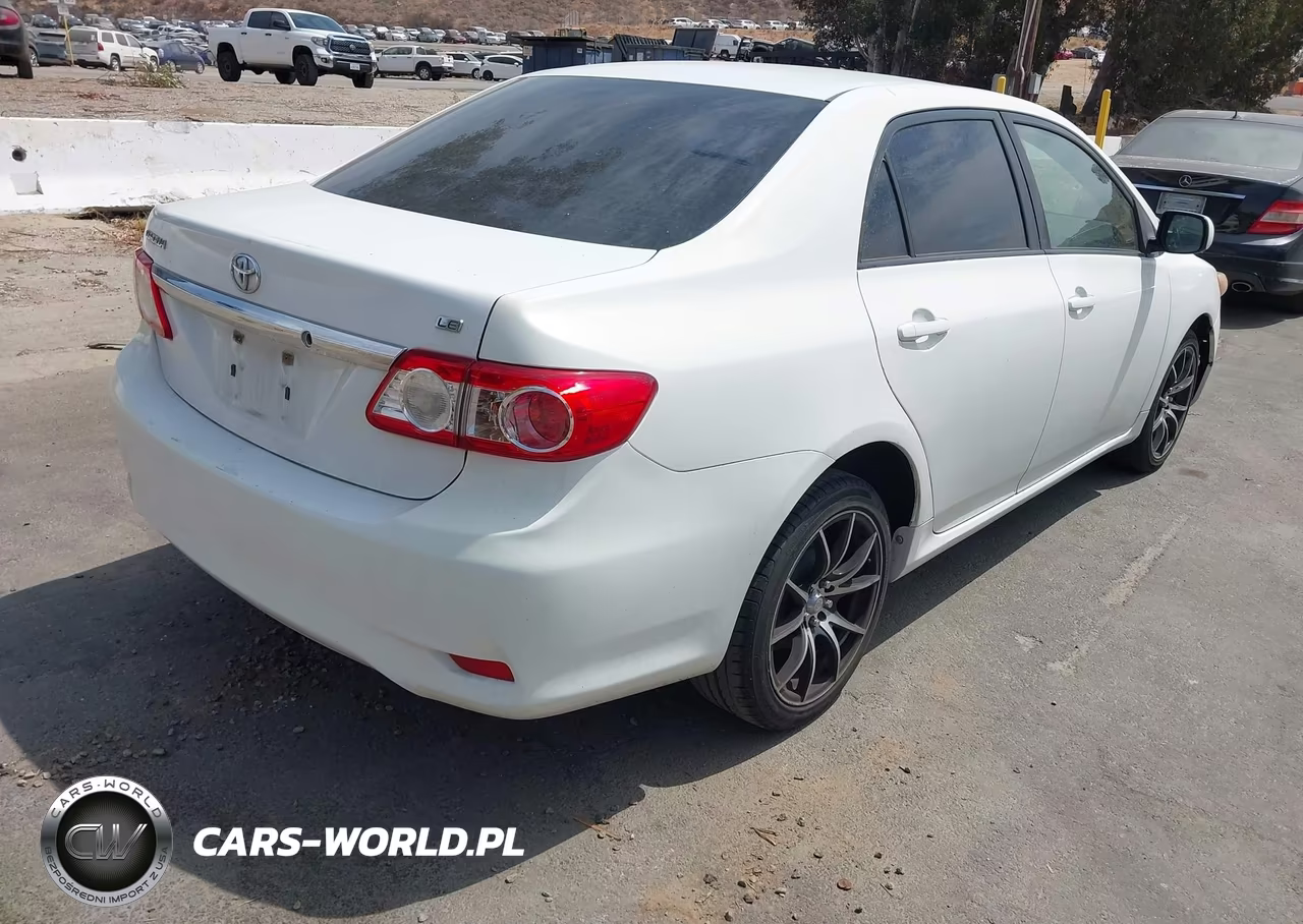 2011 Toyota Corolla Le VIN:JTDBU4EE5B9158003 - 4